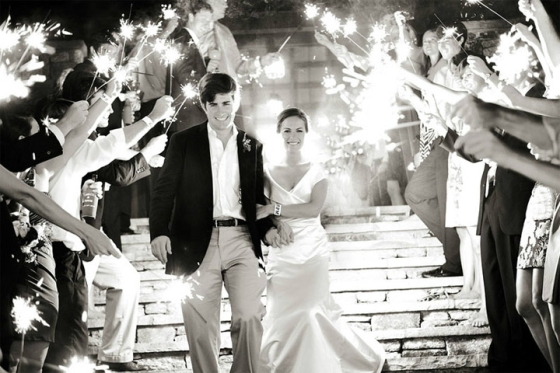 more-black-and-white-wedding-sparklers